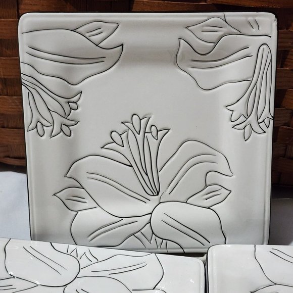Laurie Gates Antilles White Square Salad  Plates 7" set of 4 flowered dessert - Picture 1 of 11